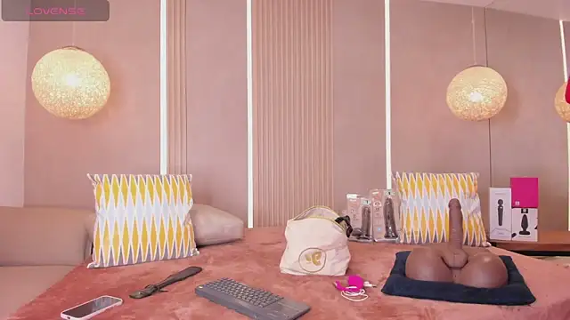 sabrina shark  online show from 04-07-26, 09:05