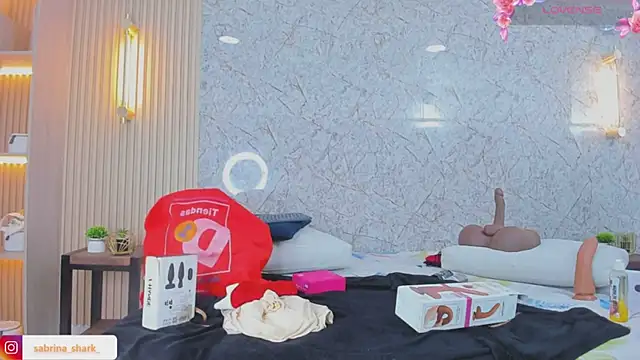 sabrina shark  online show from 12-04-25, 03:16