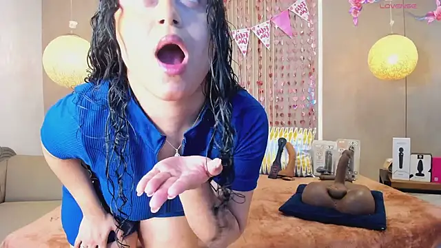 Snapshot of sabrina_shark_ chatting on 02-18-26, 02:20 sabrina shark online show from 02-18-26, 02:20