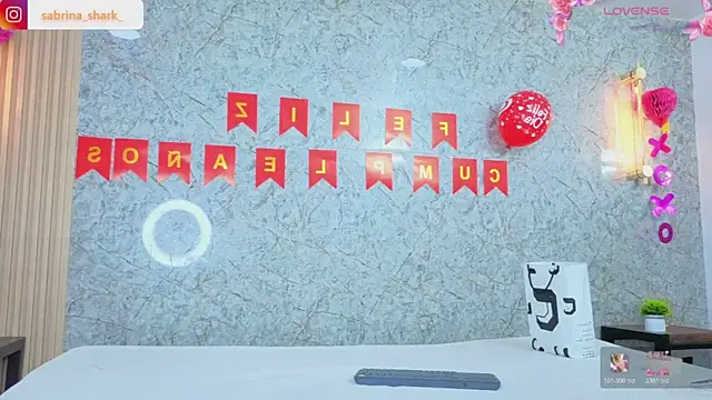 Snapshot of sabrina_shark_ chatting on 02-05-26, 01:34 sabrina shark online show from 02-05-26, 01:34