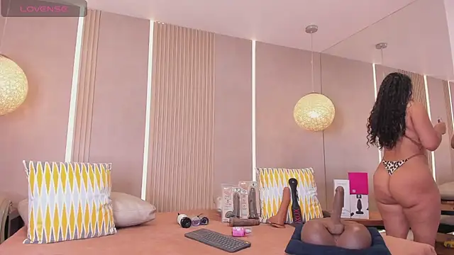 sabrina shark  online show from 04-07-26, 12:01