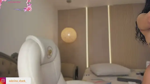 sabrina shark  online show from 10-07-25, 02:56