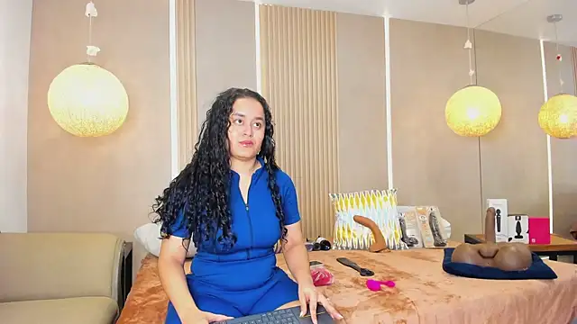 Snapshot of sabrina_shark_ chatting on 02-19-26, 02:19 sabrina shark online show from 02-19-26, 02:19