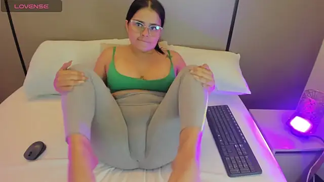 ayla13  online show from 04-15-26, 07:58