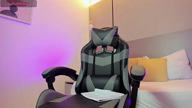 ayla13  online show from 03-18-26, 07:26