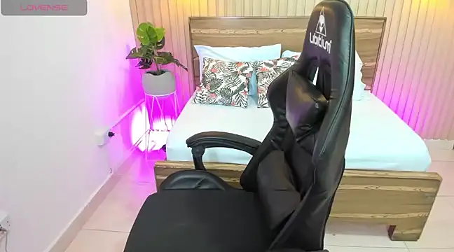 ayla13  online show from 03-20-25, 10:07