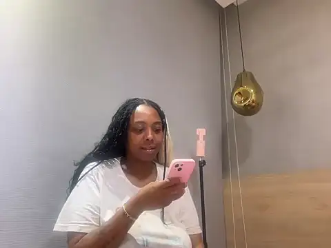 ChocolateCakeQueen online show from 07-18-26, 01:47