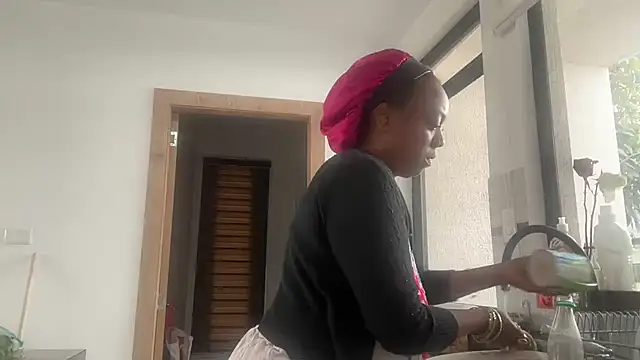 ChocolateCakeQueen online show from 10-18-25, 03:03