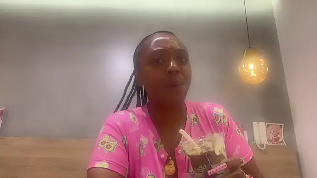 ChocolateCakeQueen online show from 05-15-26, 12:30