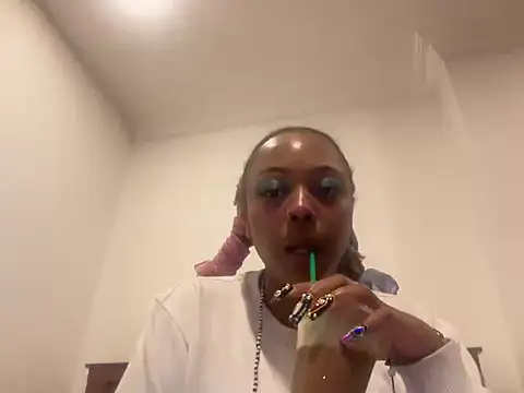 ChocolateCakeQueen online show from 11-21-25, 01:15