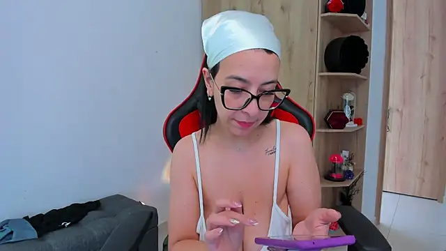  amanda seyfried19 online show from 02-09-26, 03:43