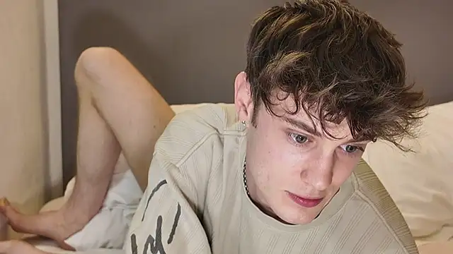 twinkyjd  online show from 04-11-26, 09:18