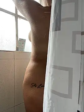 hannahb-e online show from 10-14-25, 06:19