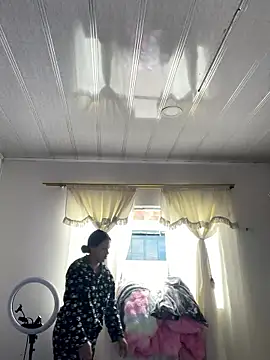 hannahb-e online show from 01-11-26, 01:18