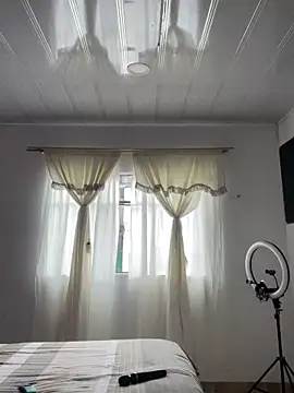 hannahb-e online show from 09-11-25, 03:12