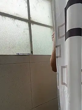 Snapshot of hannahb-e chatting on 02-12-26, 08:08 hannahb-e online show from 02-12-26, 08:08