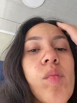 Snapshot of hannahb-e chatting on 01-17-26, 04:10 hannahb-e online show from 01-17-26, 04:10