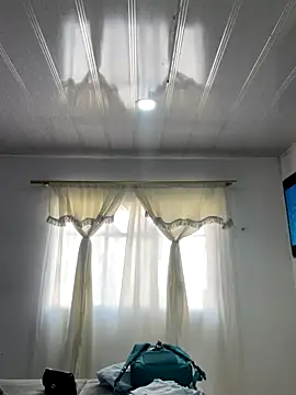 hannahb-e online show from 11-18-25, 09:18