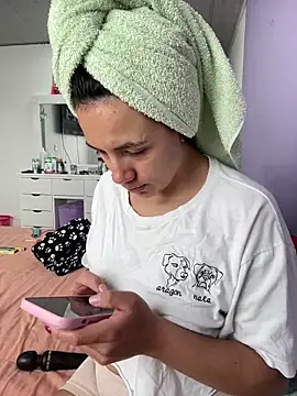 hannahb-e online show from 10-16-25, 05:54