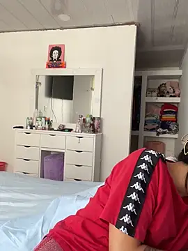 hannahb-e online show from 10-15-25, 05:21