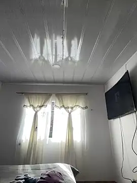 hannahb-e online show from 12-18-25, 01:48