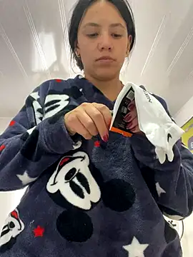 hannahb-e online show from 12-01-25, 06:20