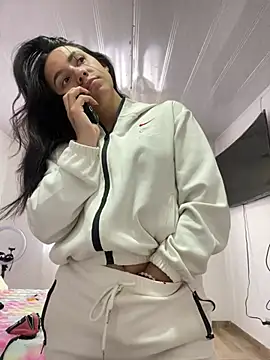 Snapshot of hannahb-e chatting on 02-09-26, 10:08 hannahb-e online show from 02-09-26, 10:08