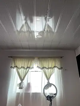 hannahb-e online show from 10-07-25, 05:25