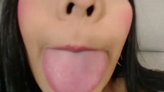 Snapshot of emily_brontee_ chatting on 03-21-25, 01:34 emily brontee online show from 03-21-25, 01:34