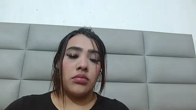 Snapshot of emily_brontee_ chatting on 10-22-25, 02:16 emily brontee online show from 10-22-25, 02:16