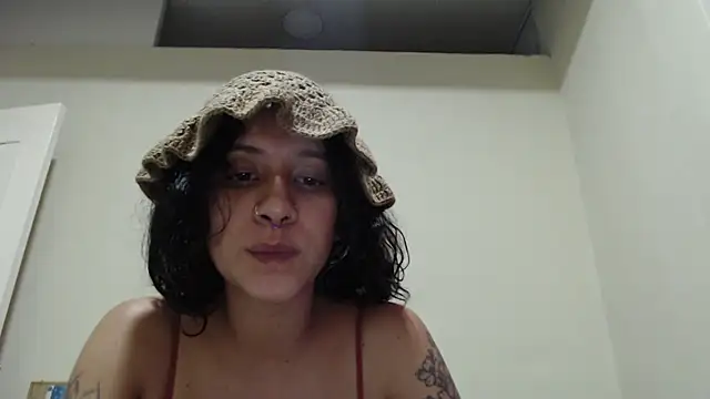 AlinaWoolf  online show from 06-02-26, 02:55