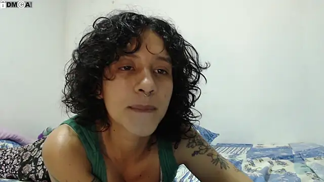 Snapshot of AlinaWoolf_ chatting on 09-29-25, 03:57 AlinaWoolf  online show from 09-29-25, 03:57