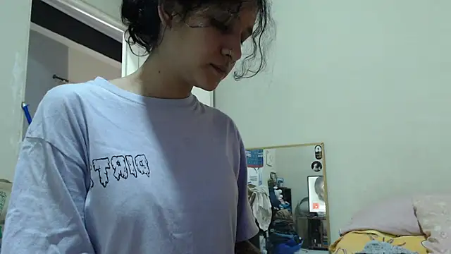 Snapshot of AlinaWoolf_ chatting on 07-01-26, 03:45 AlinaWoolf online show from 07-01-26, 03:45