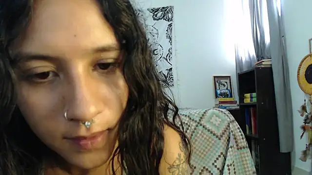 Snapshot of AlinaWoolf_ chatting on 12-10-24, 04:49 AlinaWoolf  online show from 12-10-24, 04:49