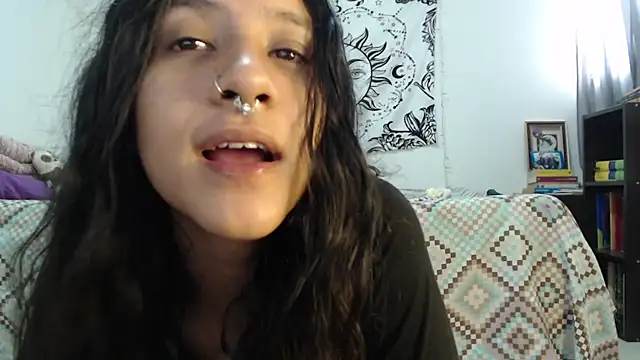 Snapshot of AlinaWoolf_ chatting on 12-06-24, 04:33 AlinaWoolf  online show from 12-06-24, 04:33