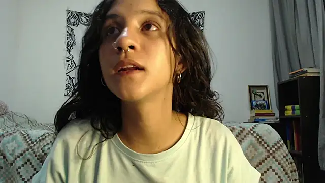 Snapshot of AlinaWoolf_ chatting on 12-19-24, 03:07 AlinaWoolf  online show from 12-19-24, 03:07