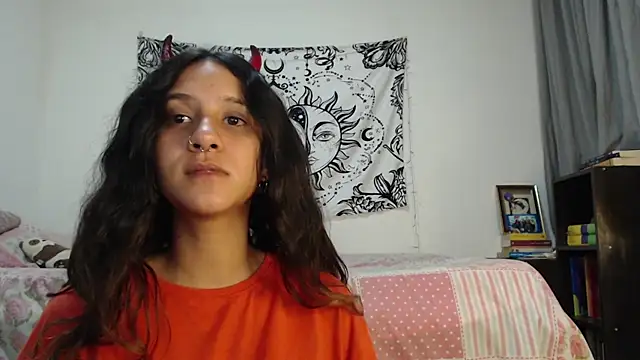 Snapshot of AlinaWoolf_ chatting on 01-11-25, 02:41 AlinaWoolf  online show from 01-11-25, 02:41