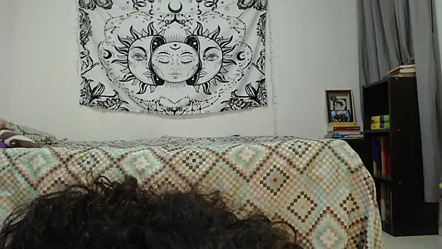 Snapshot of AlinaWoolf_ chatting on 12-11-24, 02:52 AlinaWoolf  online show from 12-11-24, 02:52