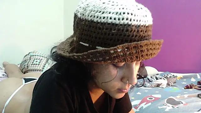 AlinaWoolf  online show from 05-14-26, 06:21