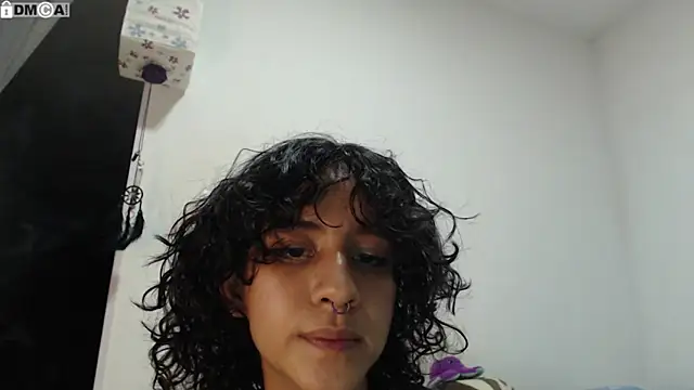 Snapshot of AlinaWoolf_ chatting on 09-16-25, 04:35 AlinaWoolf  online show from 09-16-25, 04:35