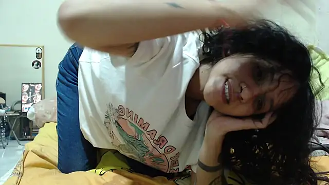 Snapshot of AlinaWoolf_ chatting on 07-17-26, 03:48 AlinaWoolf online show from 07-17-26, 03:48