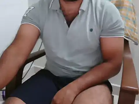 Snapshot of Tamil_Boy28 chatting on 02-28-25, 01:14 Tamil Boy28 online show from 02-28-25, 01:14