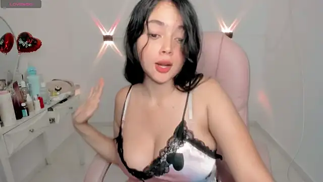 Sarah angell online show from 04-17-26, 01:52