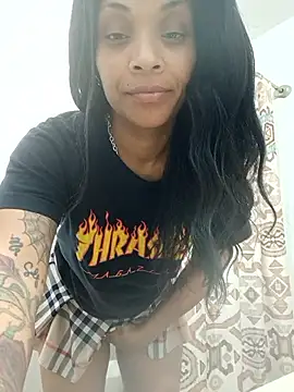 Snapshot of mariah2299 chatting on 10-20-25, 04:36 mariah2299 online show from 10-20-25, 04:36