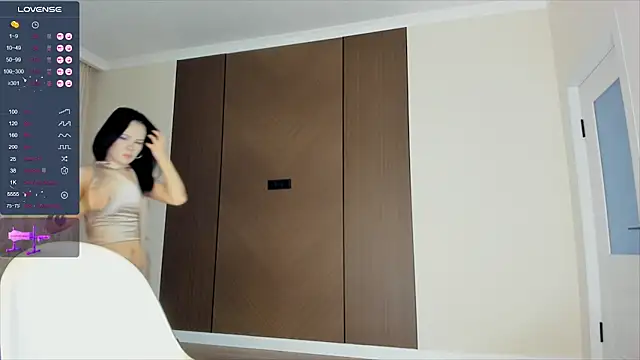 Liu Yifei  online show from 10-20-25, 01:40