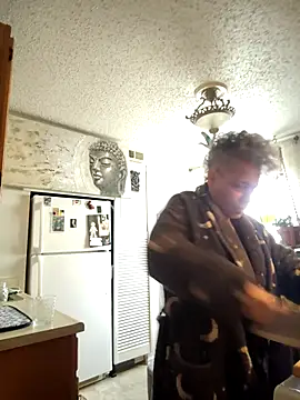 Snapshot of CeceilaMoon chatting on 02-14-26, 04:29 CeceilaMoon online show from 02-14-26, 04:29