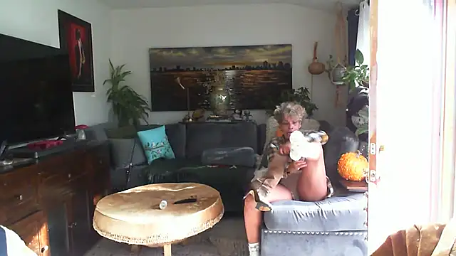 CeceilaMoon online show from 11-10-25, 08:47