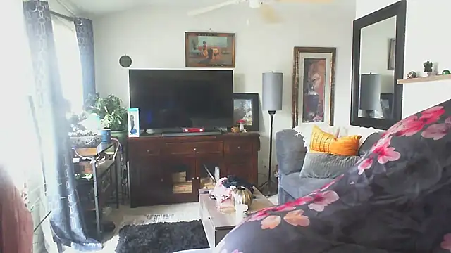 Snapshot of CeceilaMoon chatting on 02-16-26, 05:55 CeceilaMoon online show from 02-16-26, 05:55