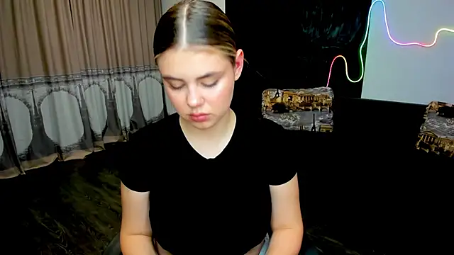 IsabellaBler online show from 10-08-25, 11:56