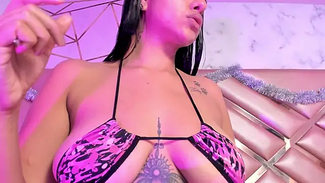 KendallFox1 online show from 12-27-24, 12:01